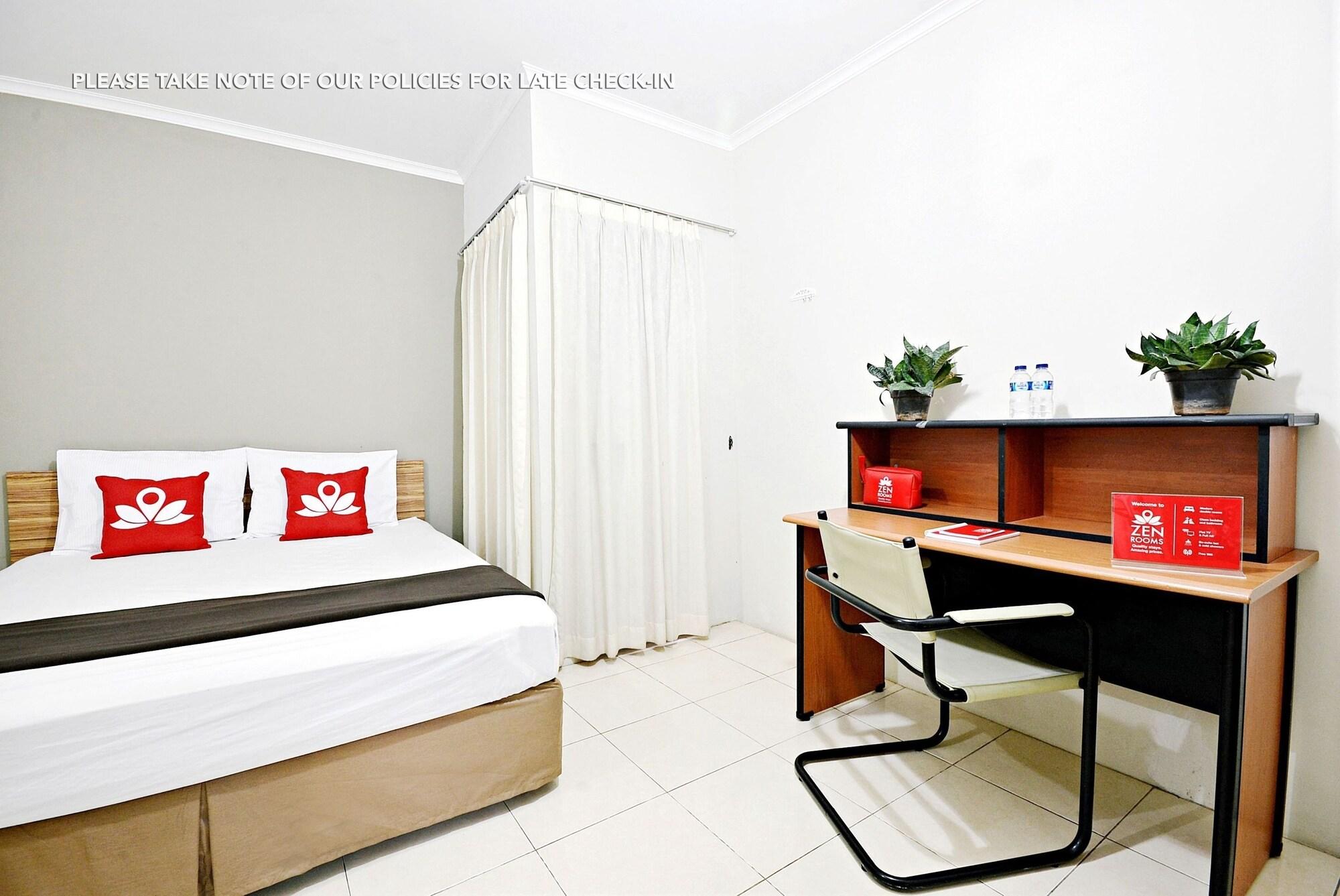 Zen Rooms Mampang Prapatan ジャカルタ エクステリア 写真
