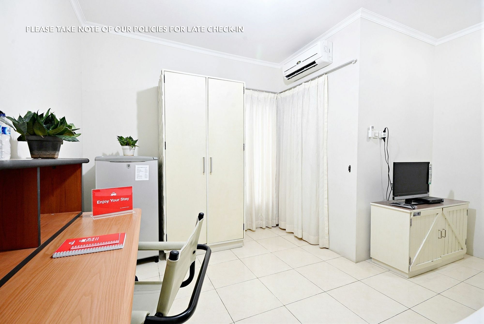 Zen Rooms Mampang Prapatan ジャカルタ エクステリア 写真