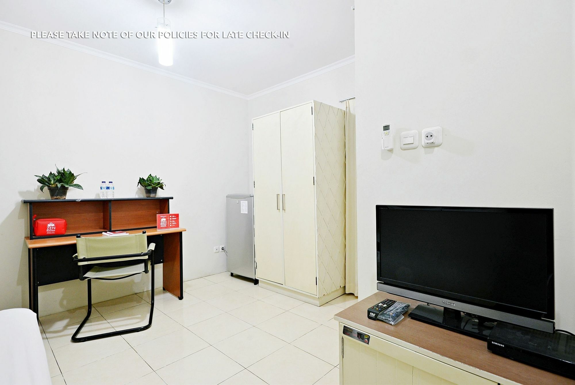 Zen Rooms Mampang Prapatan ジャカルタ エクステリア 写真