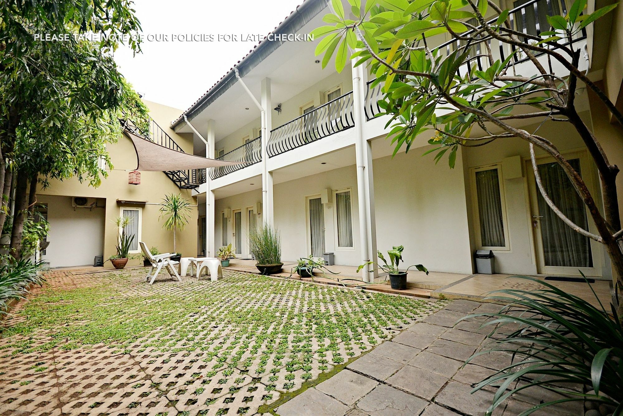Zen Rooms Mampang Prapatan ジャカルタ エクステリア 写真