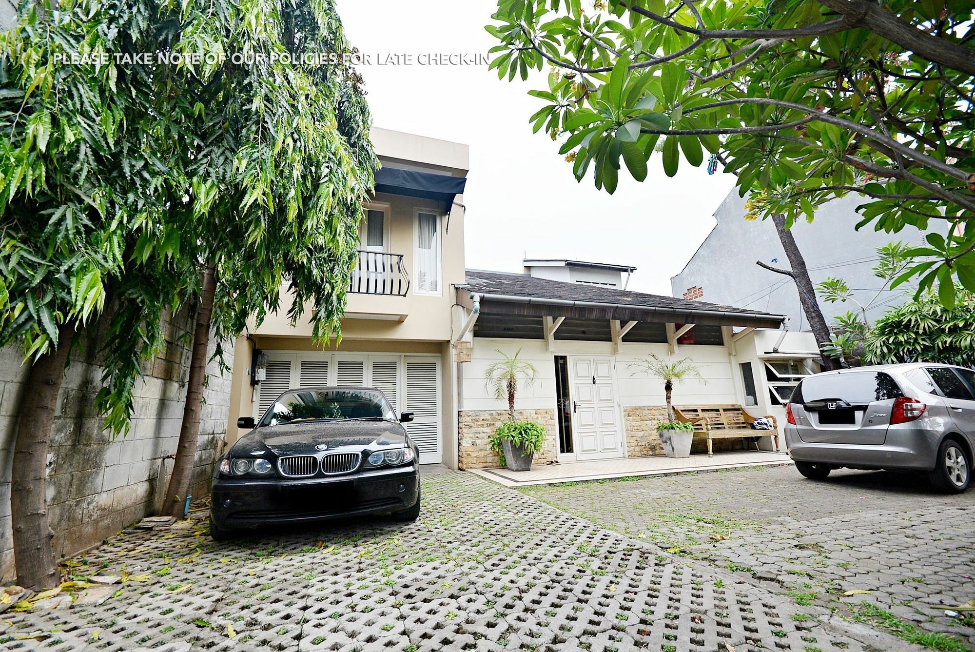 Zen Rooms Mampang Prapatan ジャカルタ エクステリア 写真